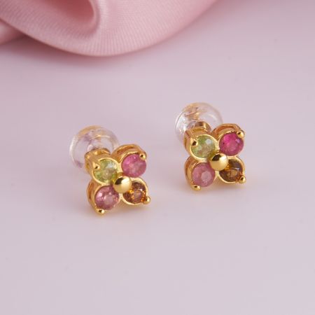 Edle Ohrstecker aus vergoldetem Sterling Silber mit facettierten Turmalinen in Rosa, Grün & Gelb. Quadratisches Blütendesign für jeden Tag. Jetzt kaufen!